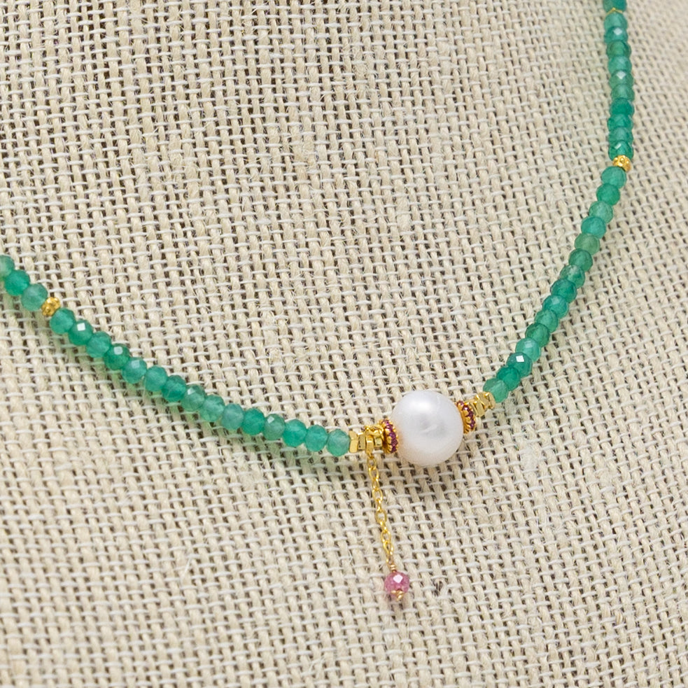 Emerald Glow Pearl Necklace